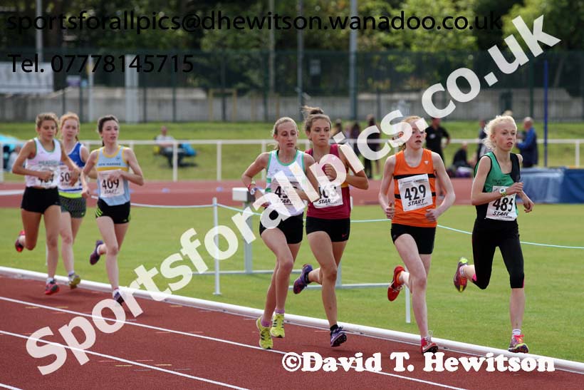 Under-17 womens 1500 metres. Photo: David T. Hewitson/Sports for All Pics